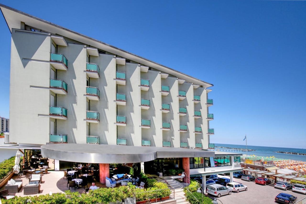 Royal-spiaggia Hotel 3*