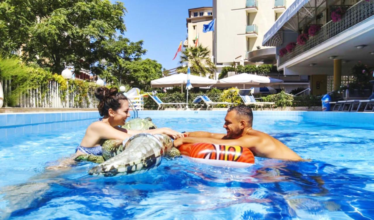 Hotel Royal-spiaggia